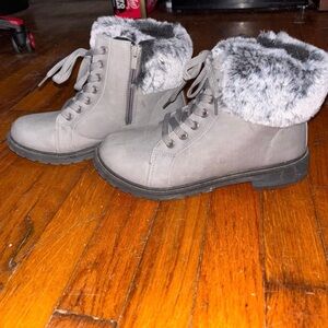 Rocket Dog Gray Faux Fur Winter Boots